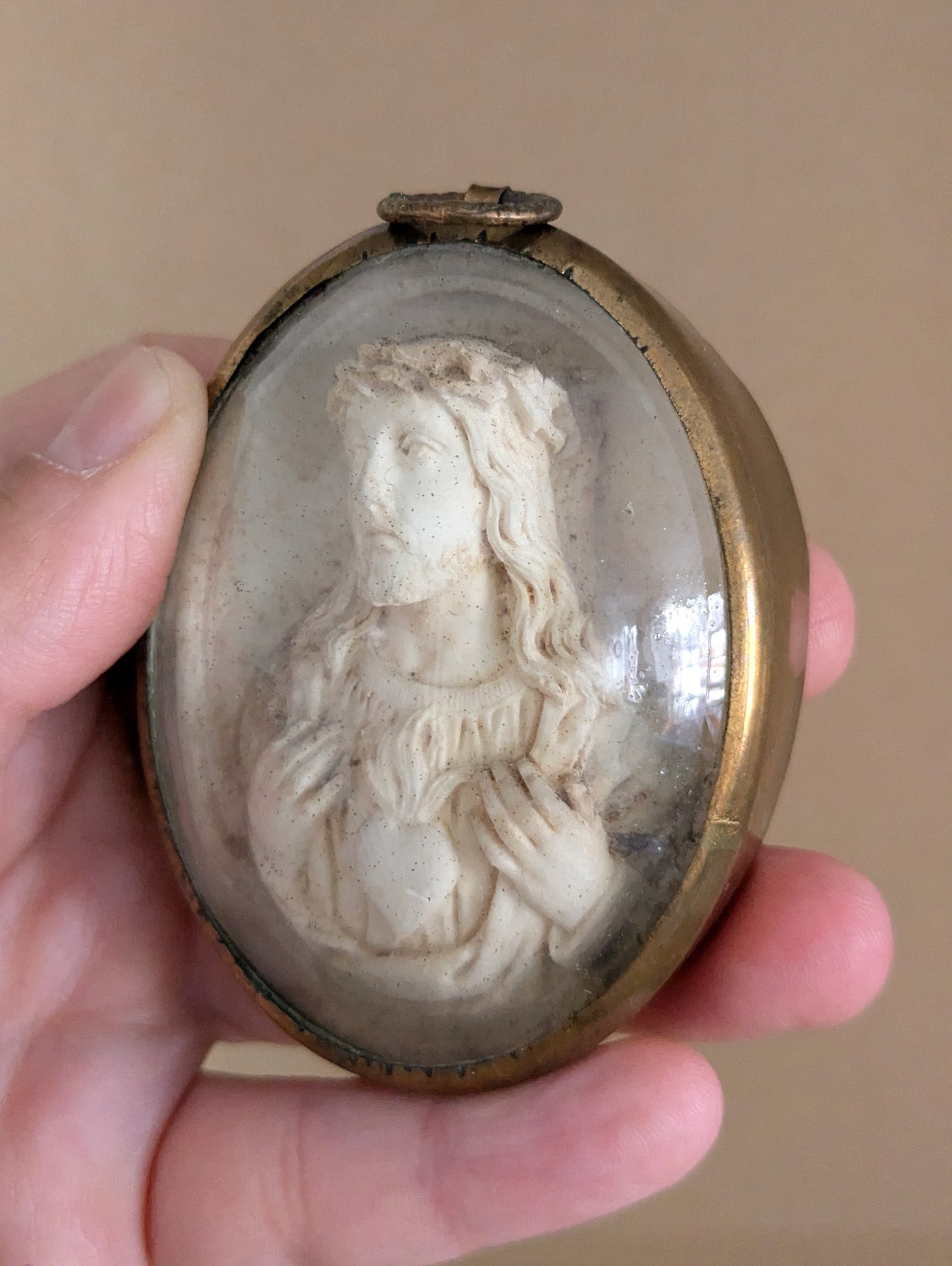 Antique Sacred Heart of Jesus Relief Pendant c.1890–1910 | Catholic Devotional Plaque with Domed Glass