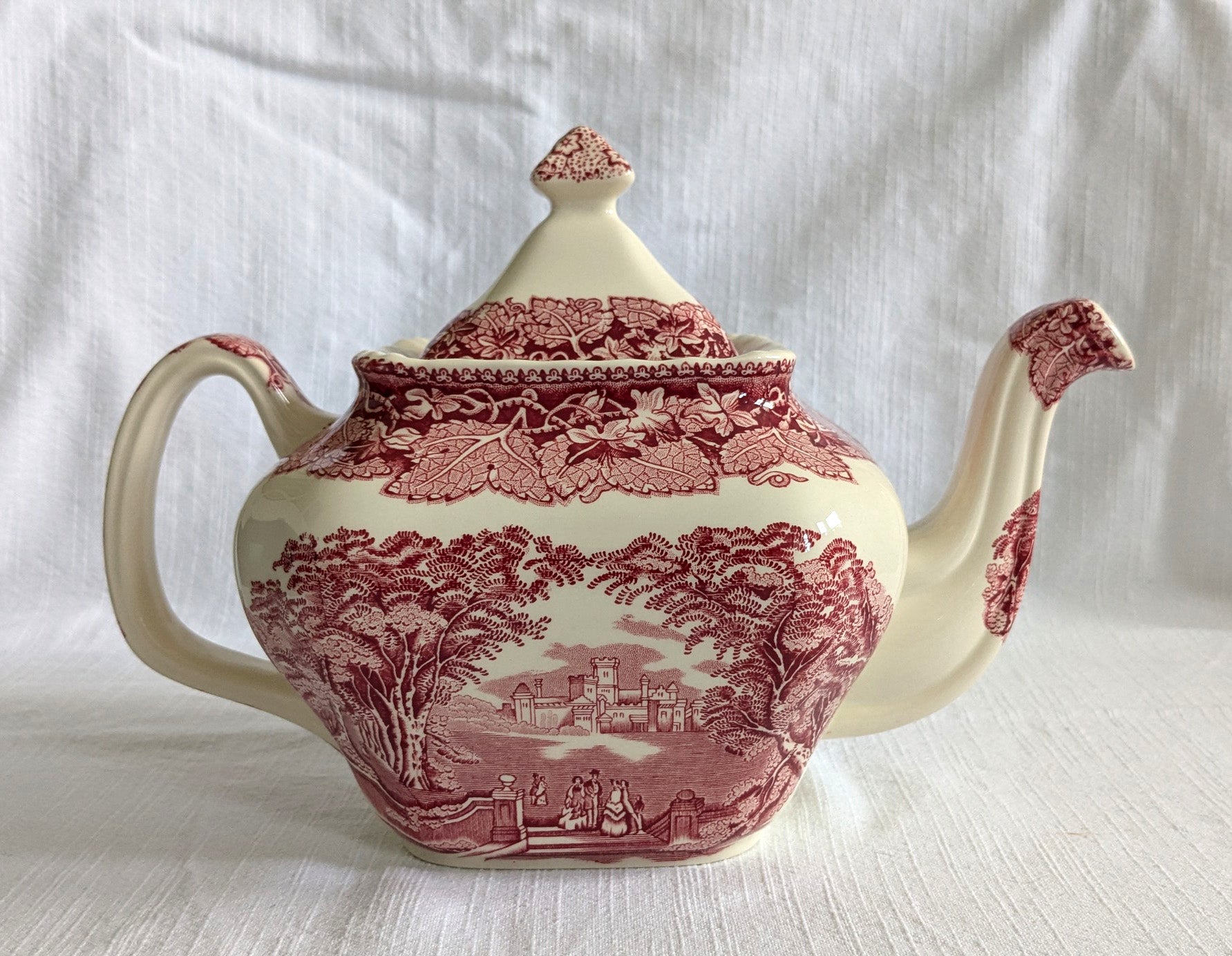 Mason's Ironstone Teapot — Vista Pattern Red & White Transferware, Mid-Century 1950s