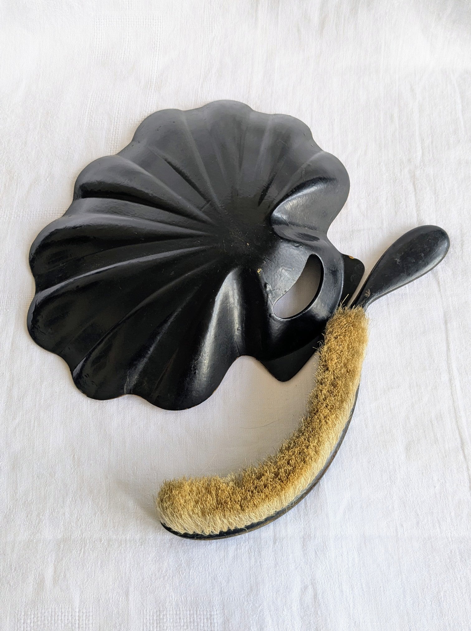 Antique Napoléon III Crumb Tray & Brush — Chinoiserie Black Lacquer, French, 19th Century