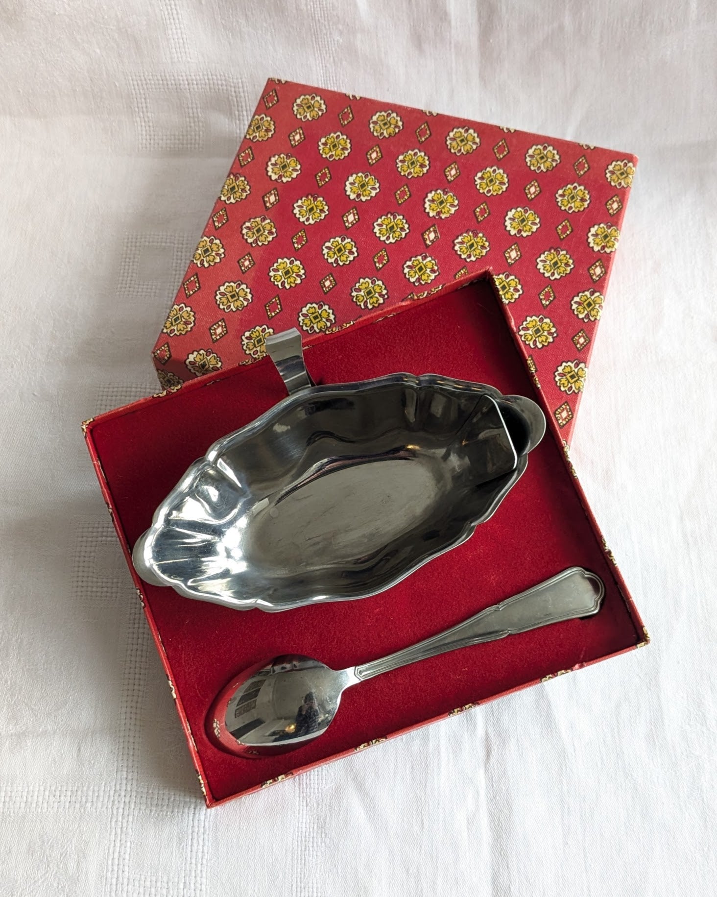 Vintage French Inox Sauce Dish & Spoon — Scalloped, Boxed, Retro Tableware