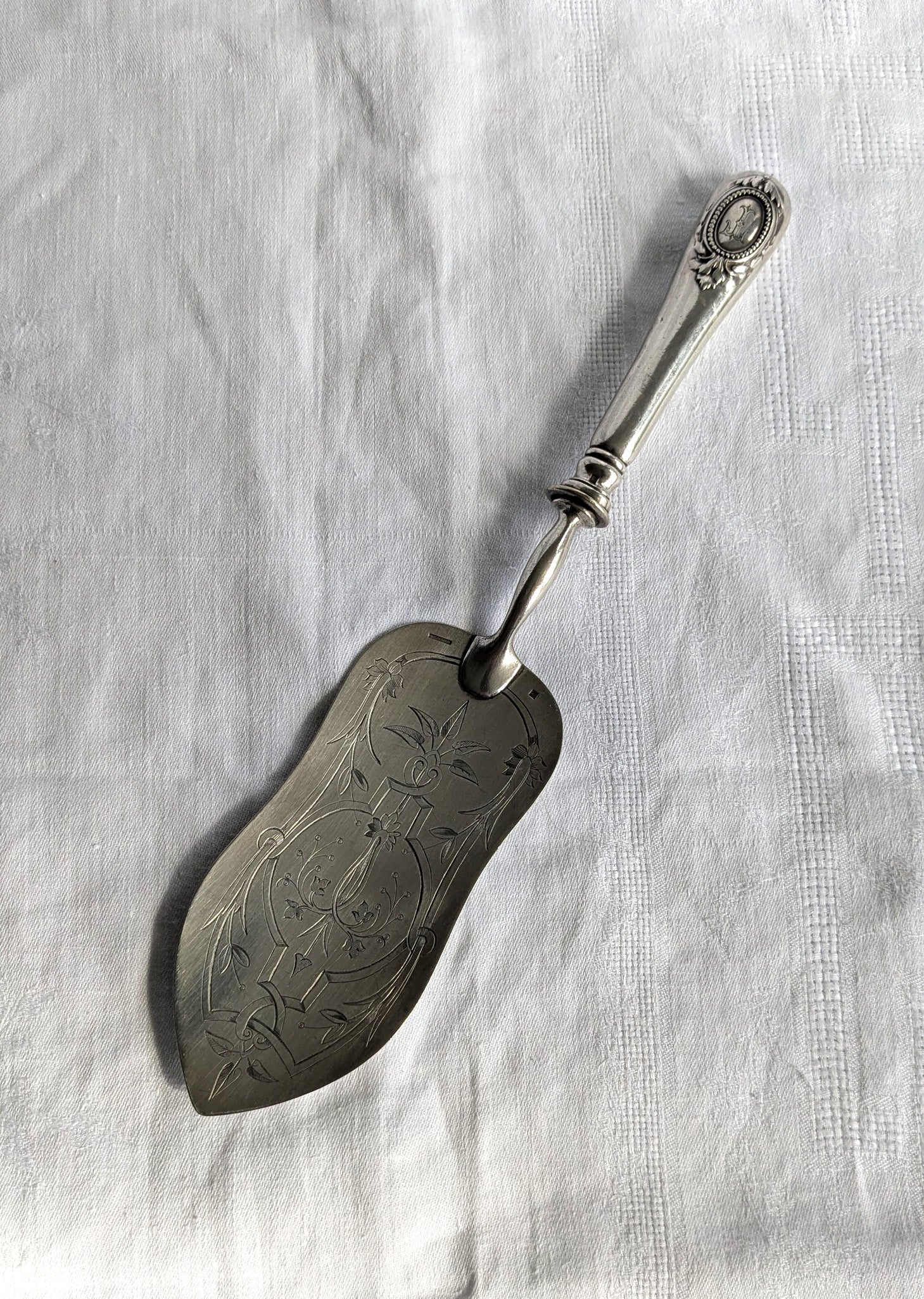 Antique Christofle Fish Server — Filet Droit Silverplate, Engraved, Late 19th Century