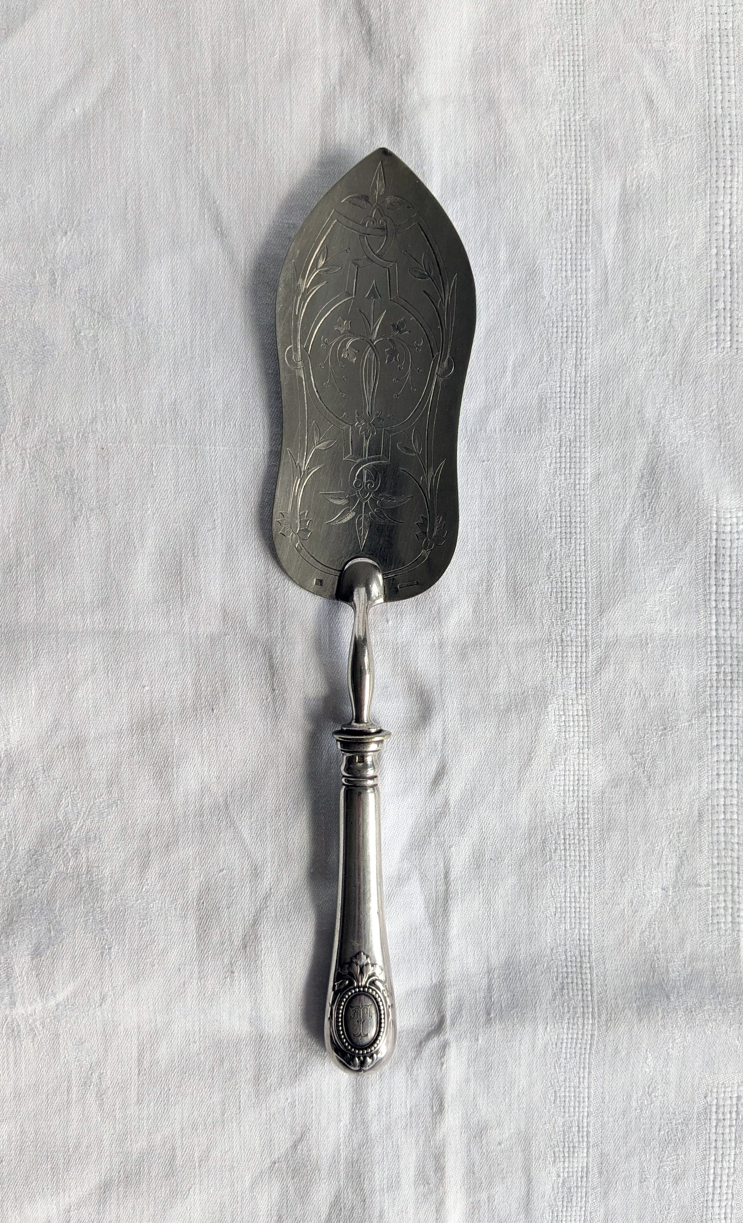 Antique Christofle Fish Server — Filet Droit Silverplate, Engraved, Late 19th Century