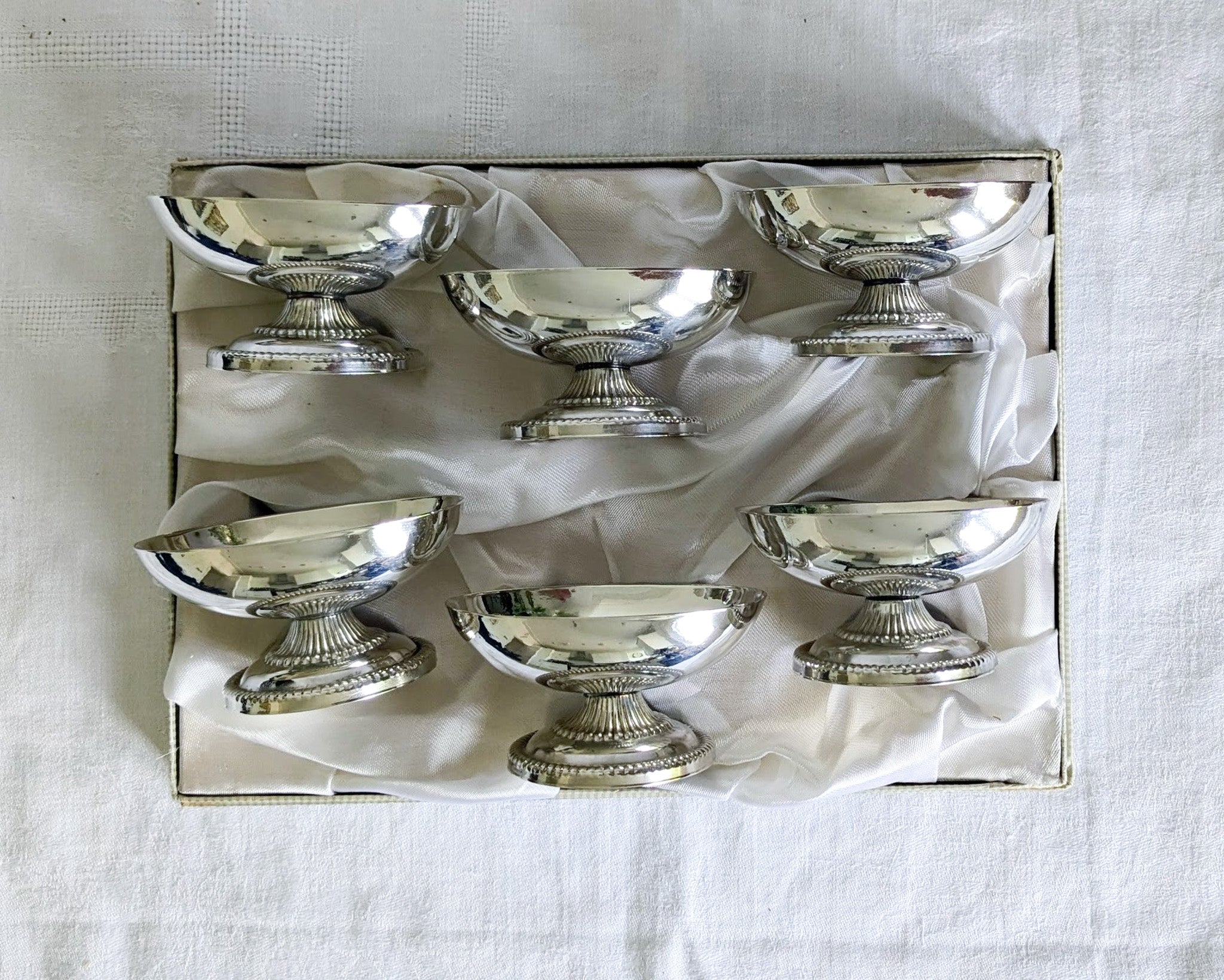 Vintage French Silver-Plated Avocado Serving Bowls with Original Box – Set of 6