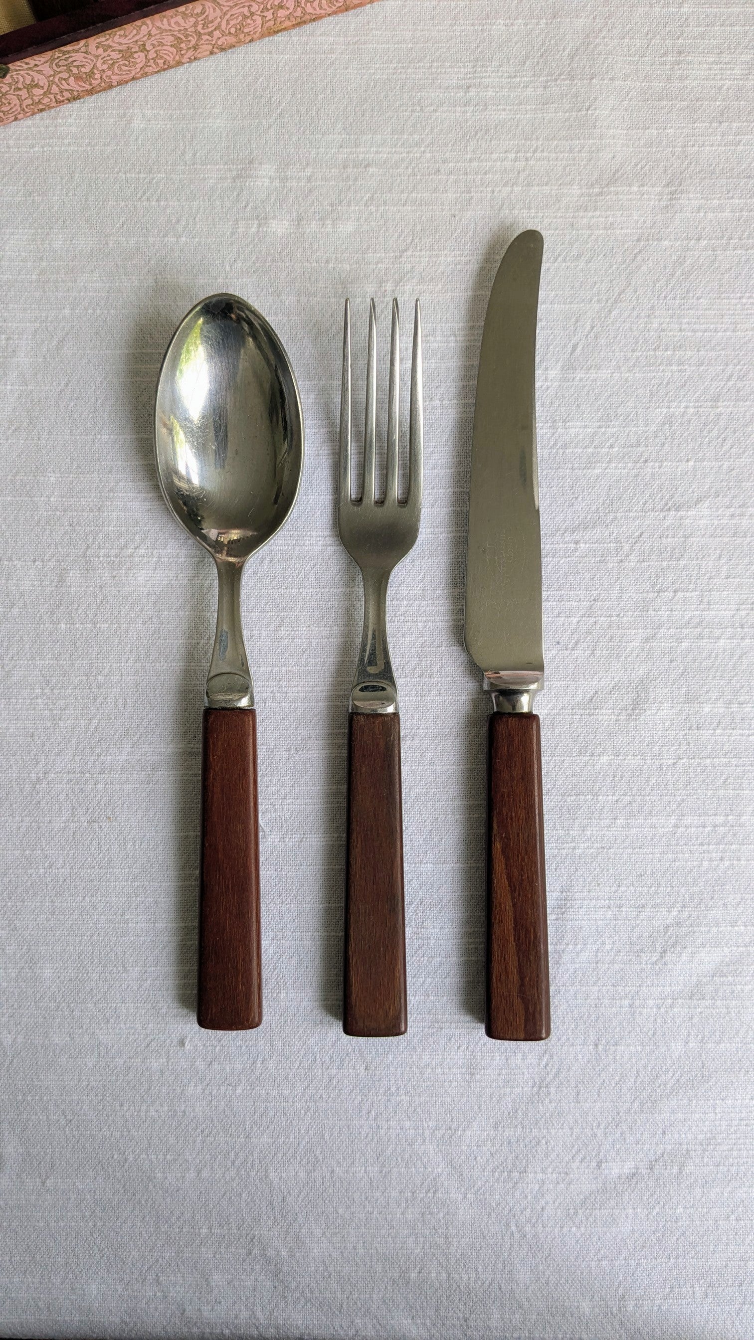 Vintage Unity Sheffield Cutlery Set – 18 Pieces with Teak Handles – Mid-Century Modern c. 1960s/70s