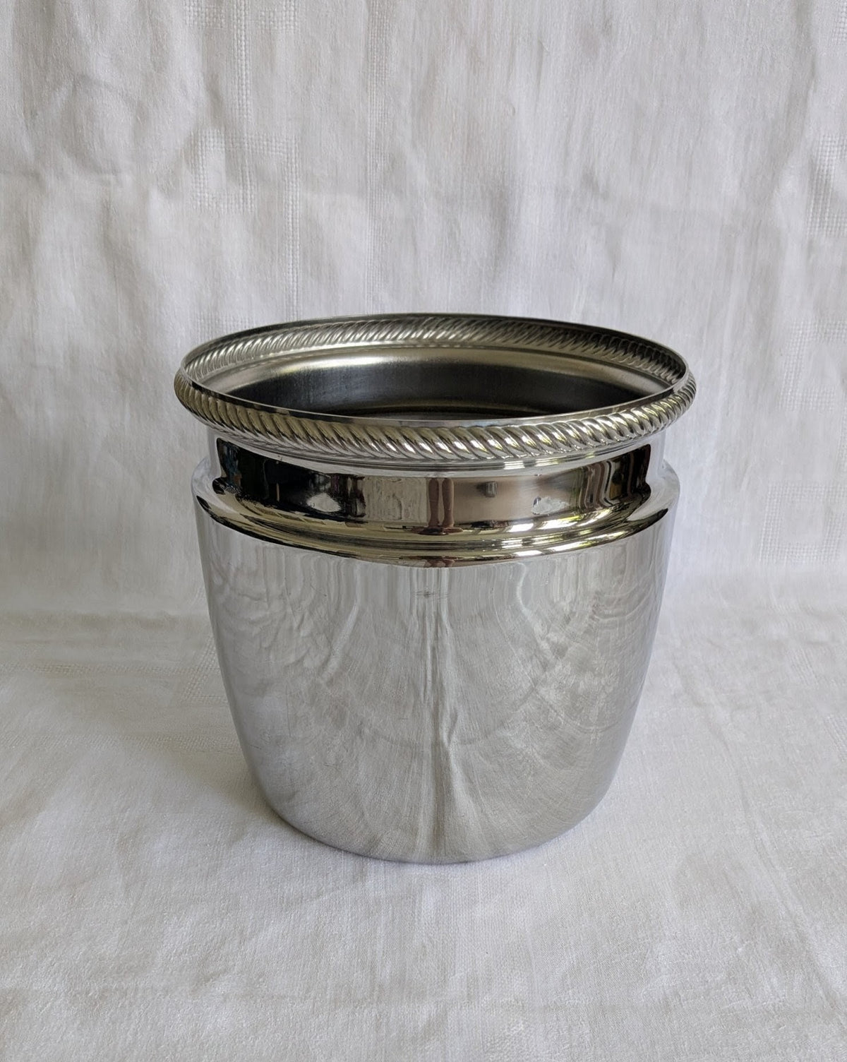 Vintage Italian Alessi champagne bucket in polished stainless steel