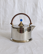 Bodum Ottoni stainless steel kettle with curved mahogany handle