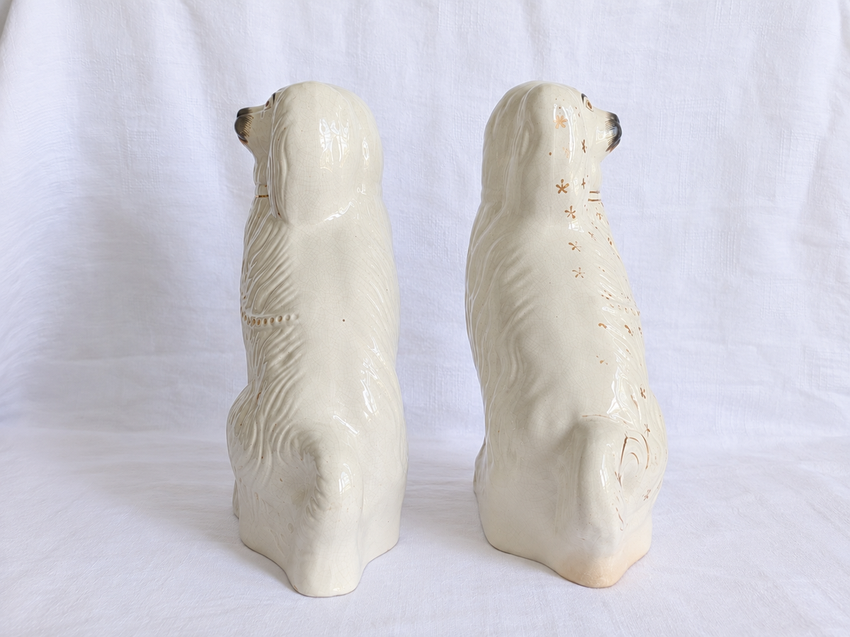 Side profile of large Victorian Staffordshire mantelpiece dog