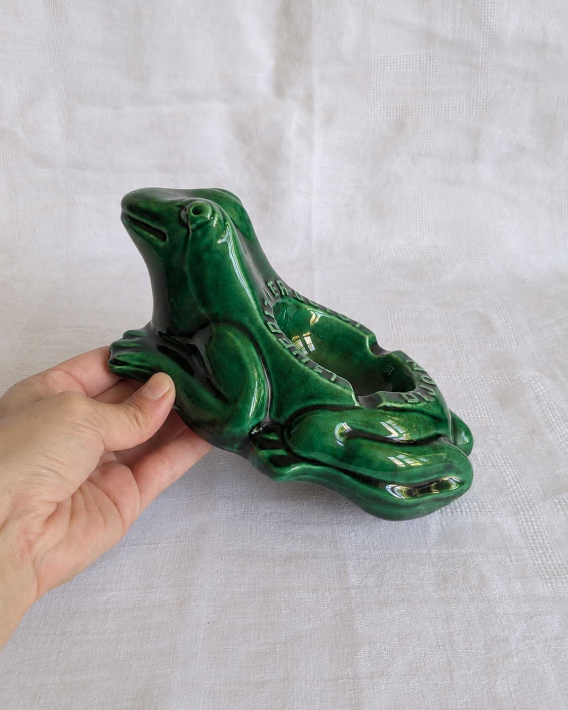 French ceramic frog ashtray advertising L'Héritier-Guyot crème de cassis