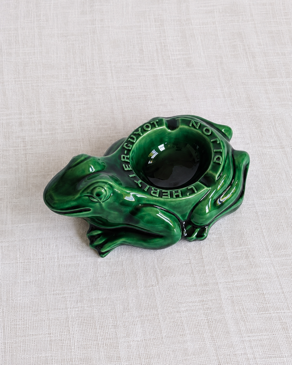 Side view of L'Héritier-Guyot Dijon advertising frog ashtray